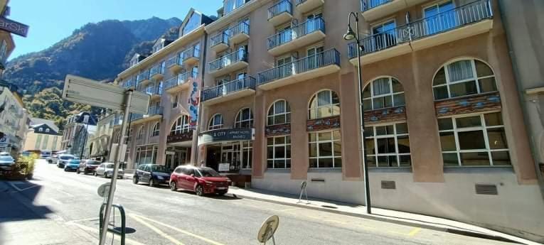 Appartement Prive Dans Residence Balneo Aladin Cauterets Exterior photo